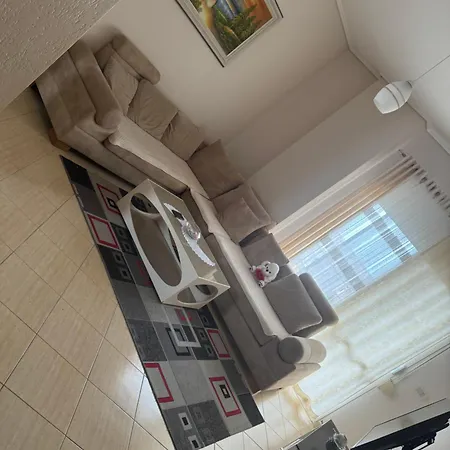 Elenis * Vlorë